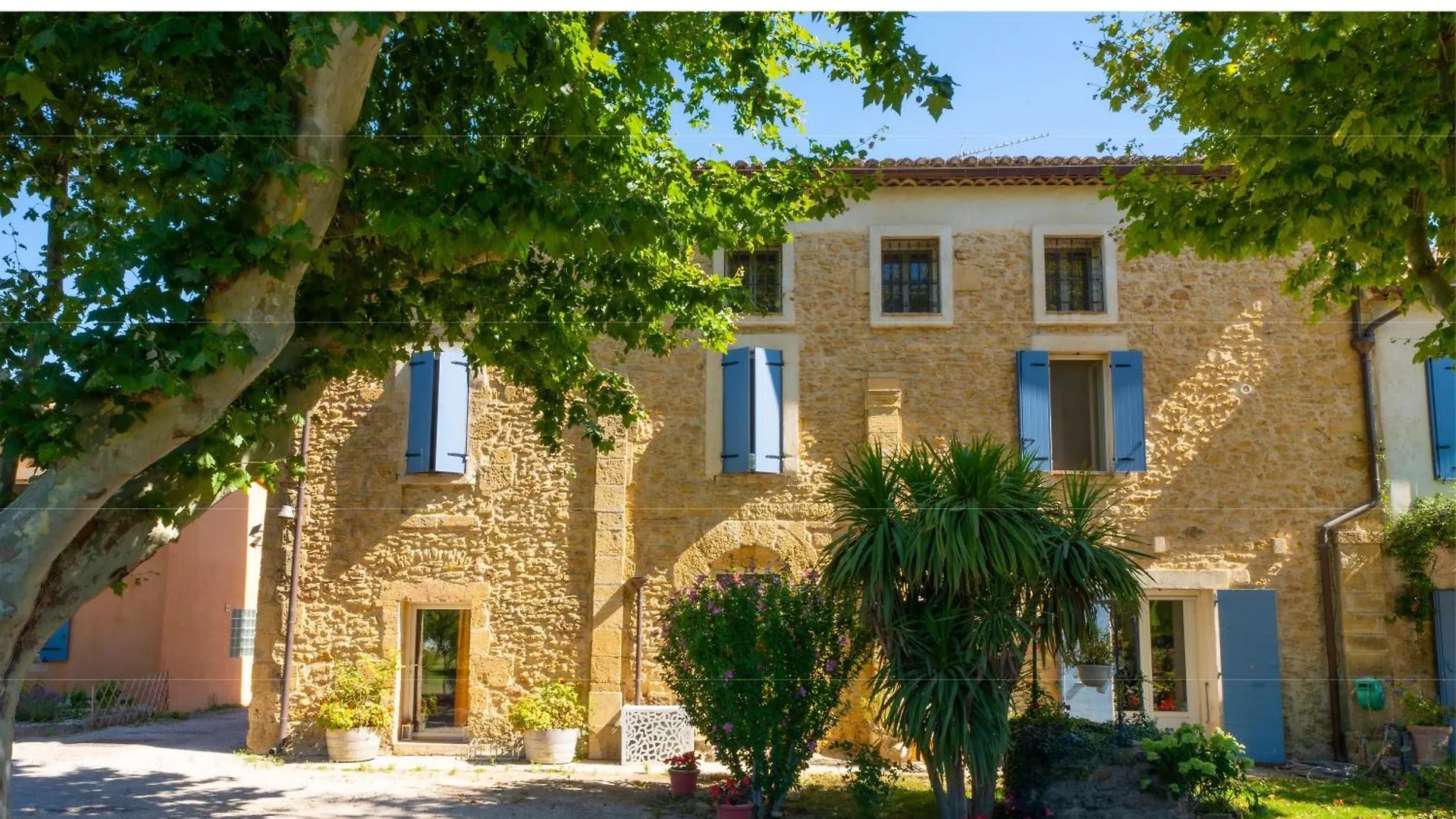 Belle Villa Provencale Et Dependances Dans Un Domaine De 2 Ha Piscine, Sauna, Balneo Grans 0*,  France